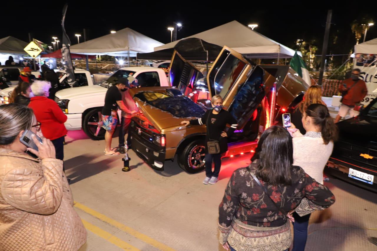 $!Entre el rugir de los vehículos se inaugura la tercera edición de la Semana de la Troca