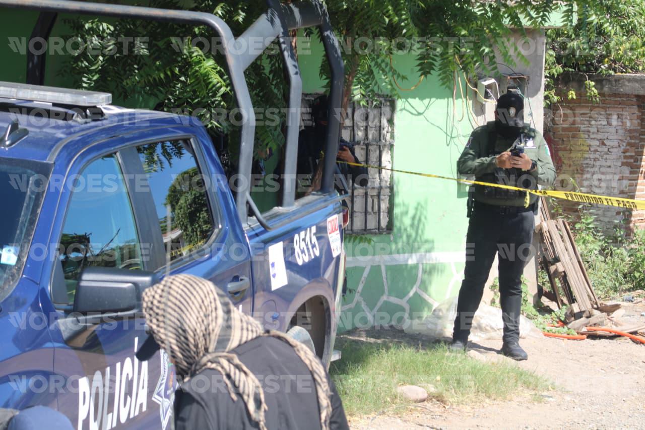 $!Hallan a hombre sin vida y envuelto en plástico en El Ranchito, en Culiacán