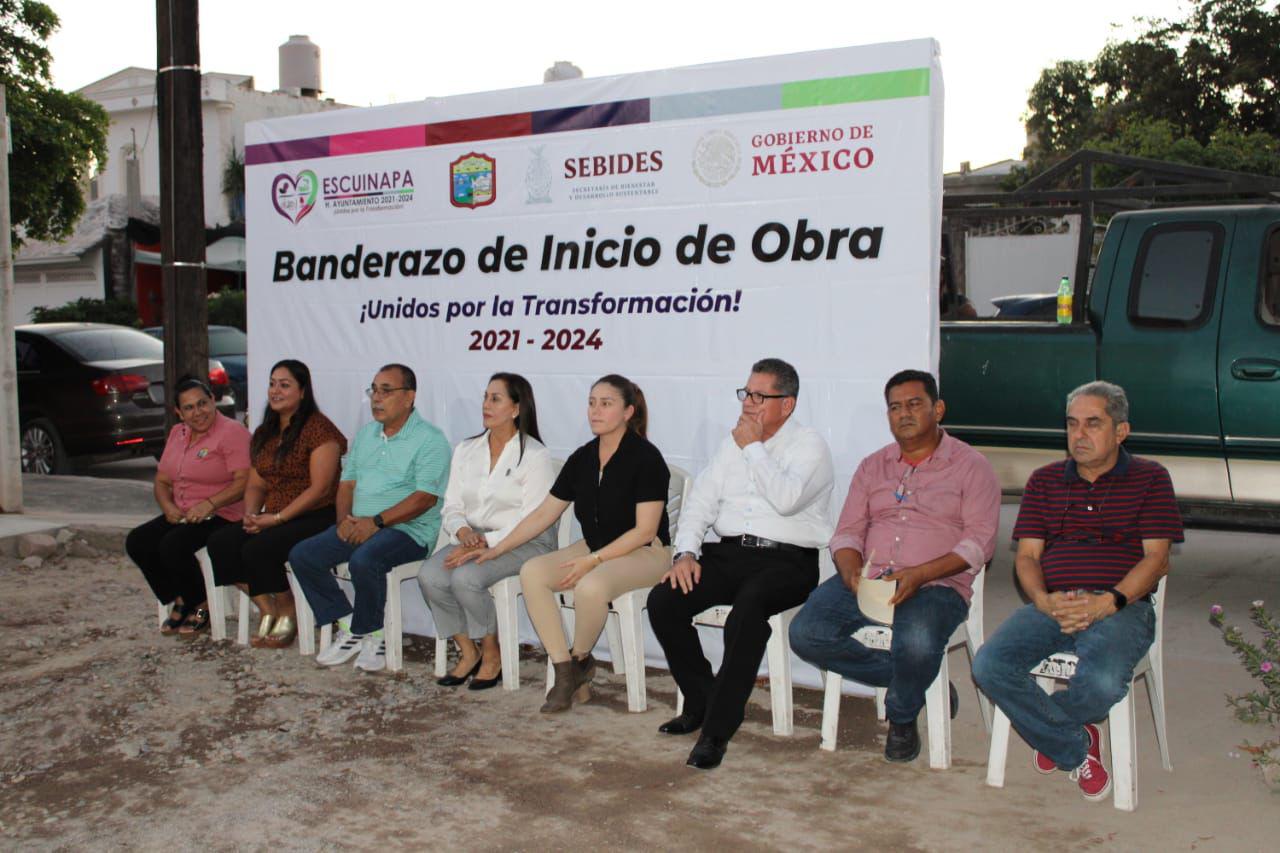 $!Inician trabajos de pavimentación en colonia Emiliano Zapata, en Escuinapa