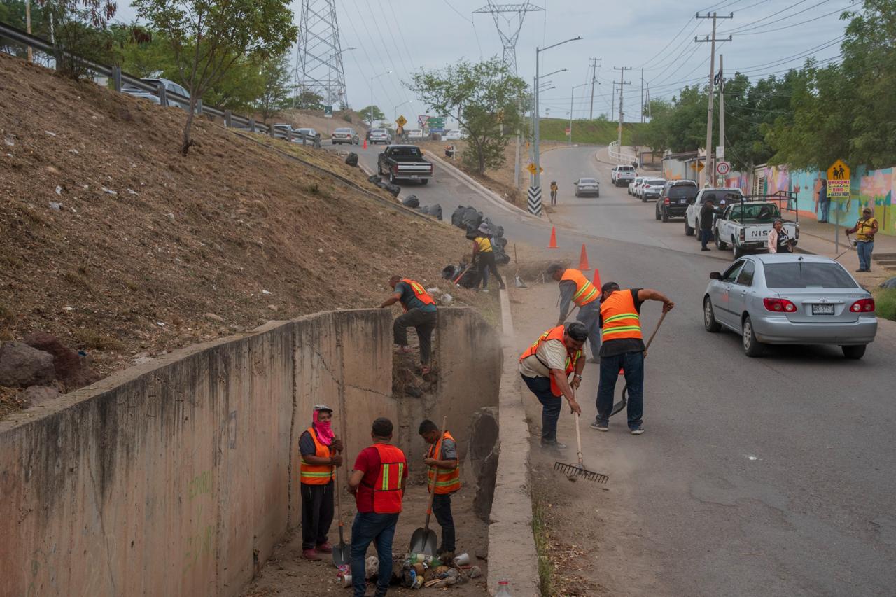 $!Transforma Ayuntamiento de Culiacán puente de la Álvaro Obregón con limpieza, iluminación y mejoras urbanas