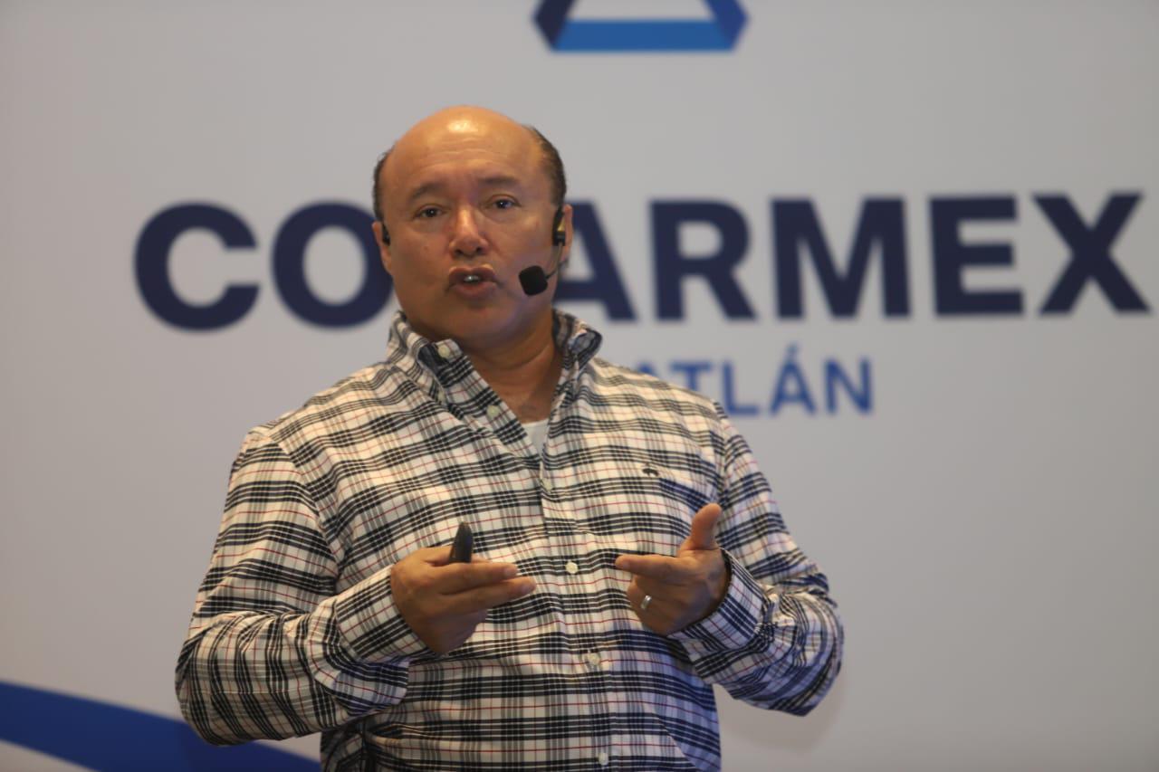 $!José Luis Ureña Lizárraga, líder del Comité Fiscal de RSM México, expone los principales ajustes y retos del Paquete Económico 2026 ante empresarios y especialistas.