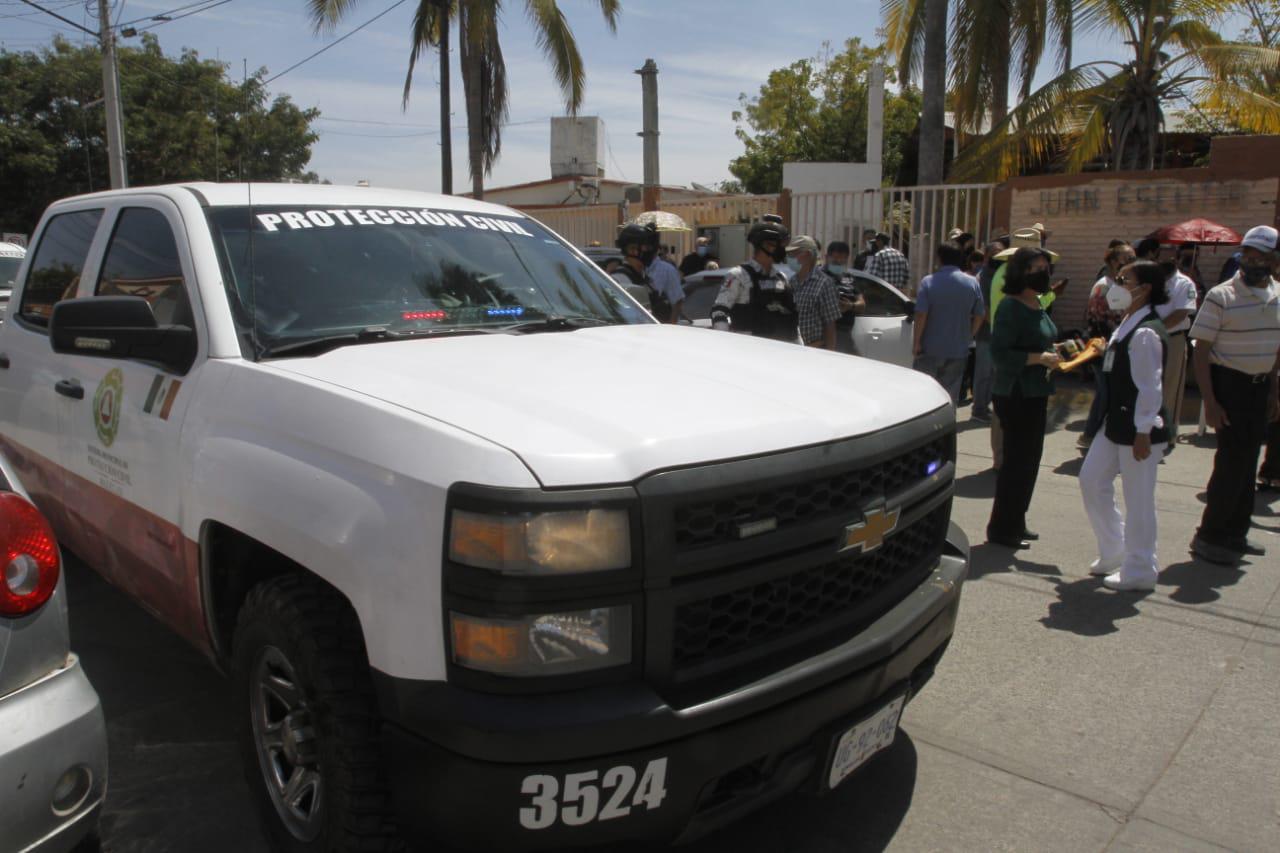 $!Con retrasos, desorganización y reclamos, inicia en Mazatlán la vacunación contra el Covid-19