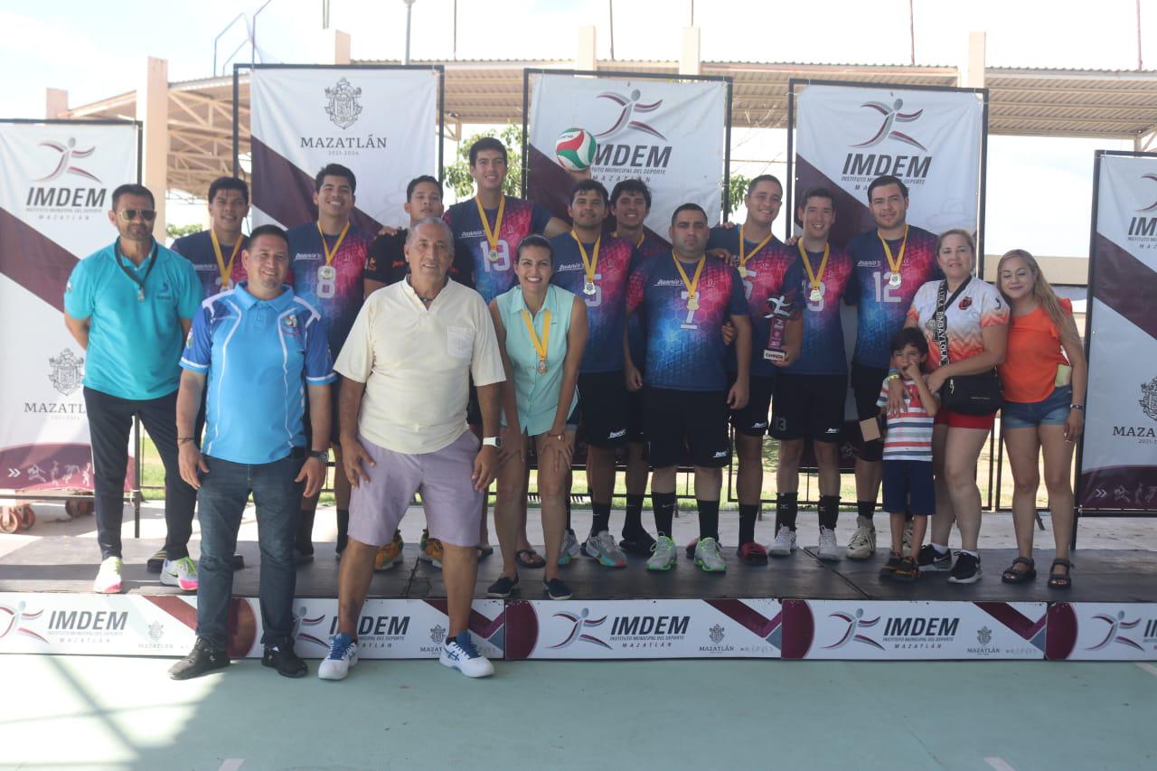 $!El equipo Juanío’s fueron los campeones en la Libre Varonil.