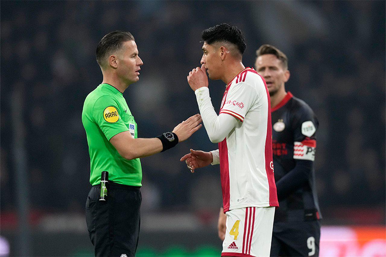 $!Sinalonse Érick Gutiérrez da el triunfo y la cima al PSV sobre el Ajax