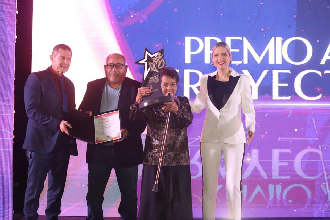 $!Jennifer Tirado y Sigi Cruz, ganadores del Premio Municipal del Deporte 2025 en Mazatlán