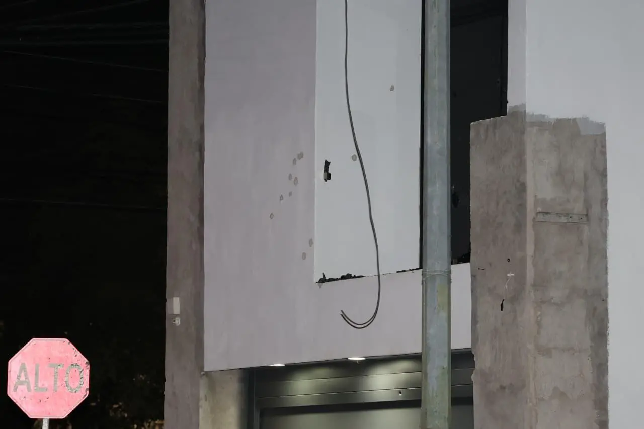 $!Otra casa baleada en Mazatlán, ahora en Valle Dorado; reportan una persona herida
