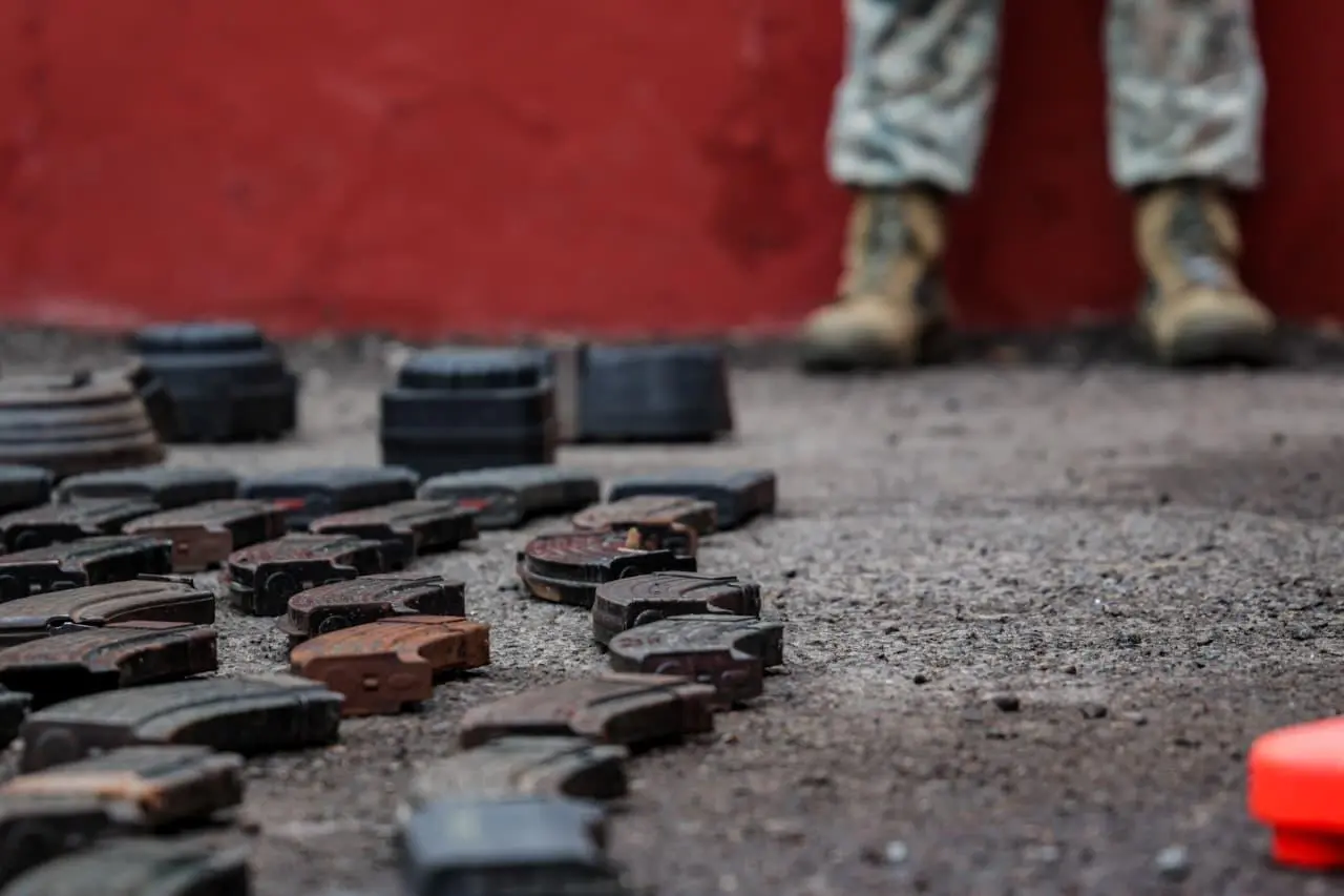 $!Destruye Ejército más de 700 armas decomisadas en Sinaloa; buscan reducir índices delictivos