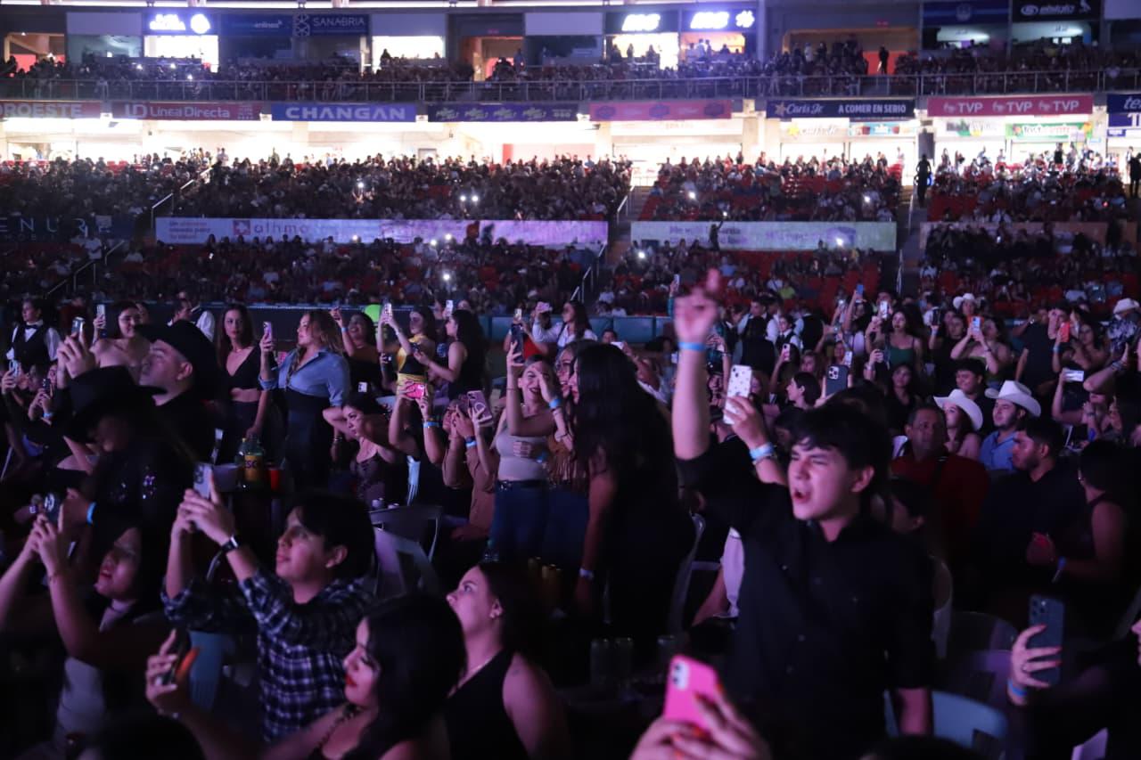 $!Una verdadera noche de fiesta se vivió en el Estadio Teodoro Mariscal con la presentación de “La Parranda Tour 2025”.
