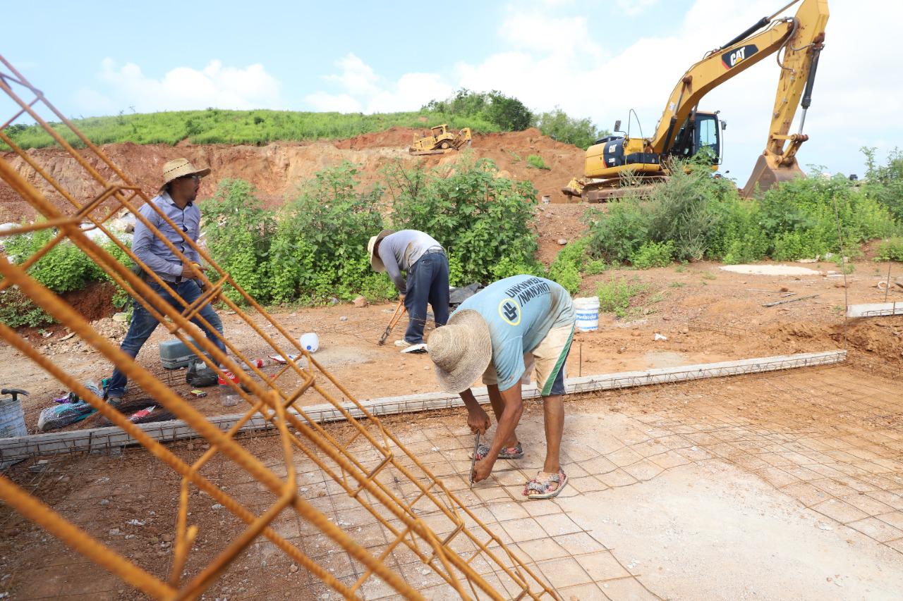 $!Desisten desplazados de realizar plantón frente a hotel de Quirino en Mazatlán, ante avance en respuesta a sus demandas