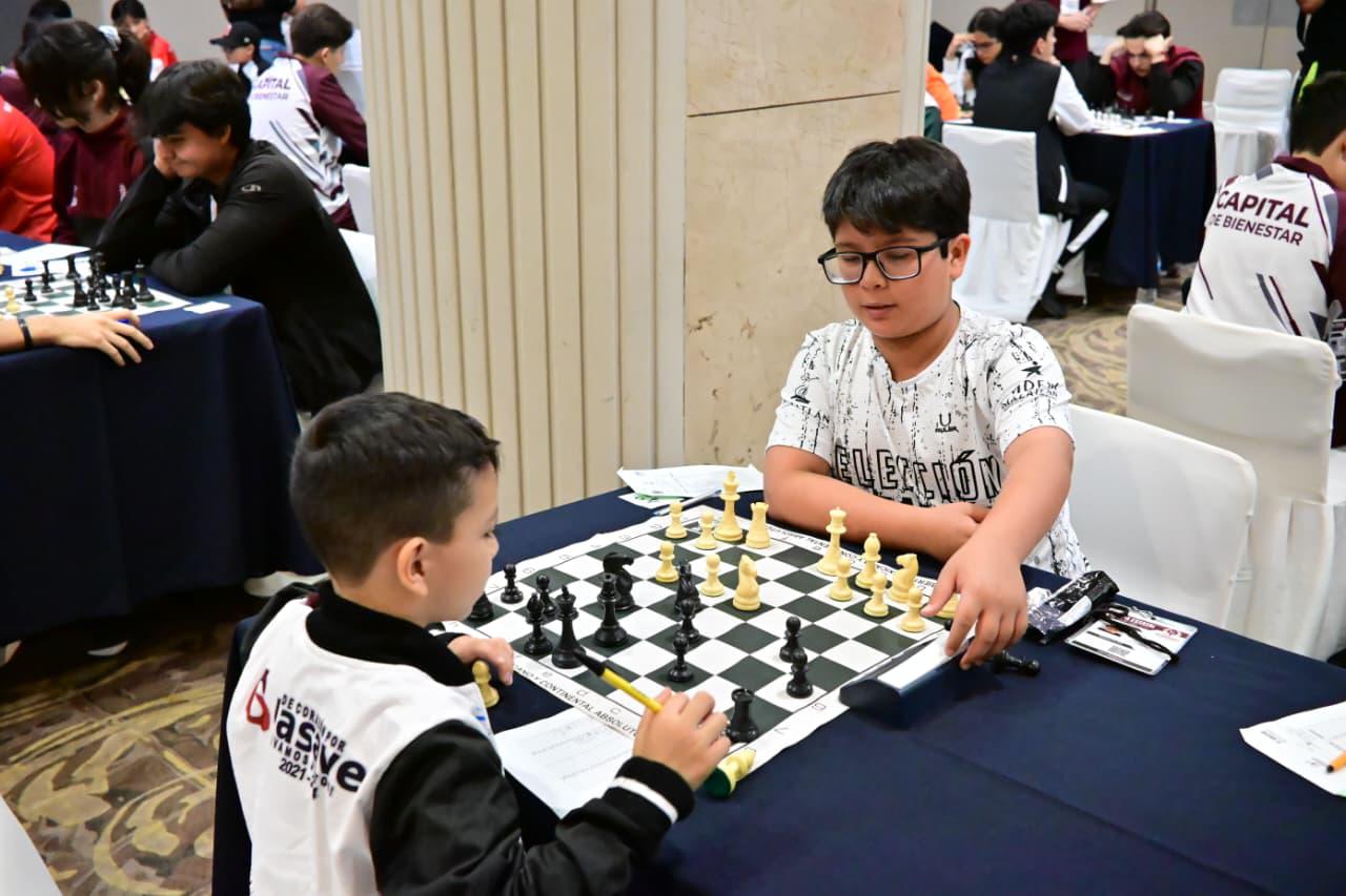 $!Mazatlán mantiene viva la pelea por medallas en el estatal de ajedrez