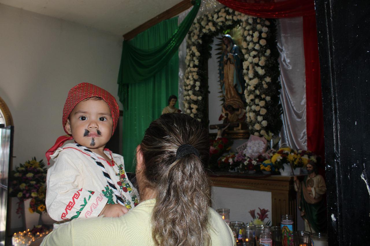 $!Fieles a la Virgen de Guadalupe llegan a la Capilla de ‘El Gallo’, en Escuinapa