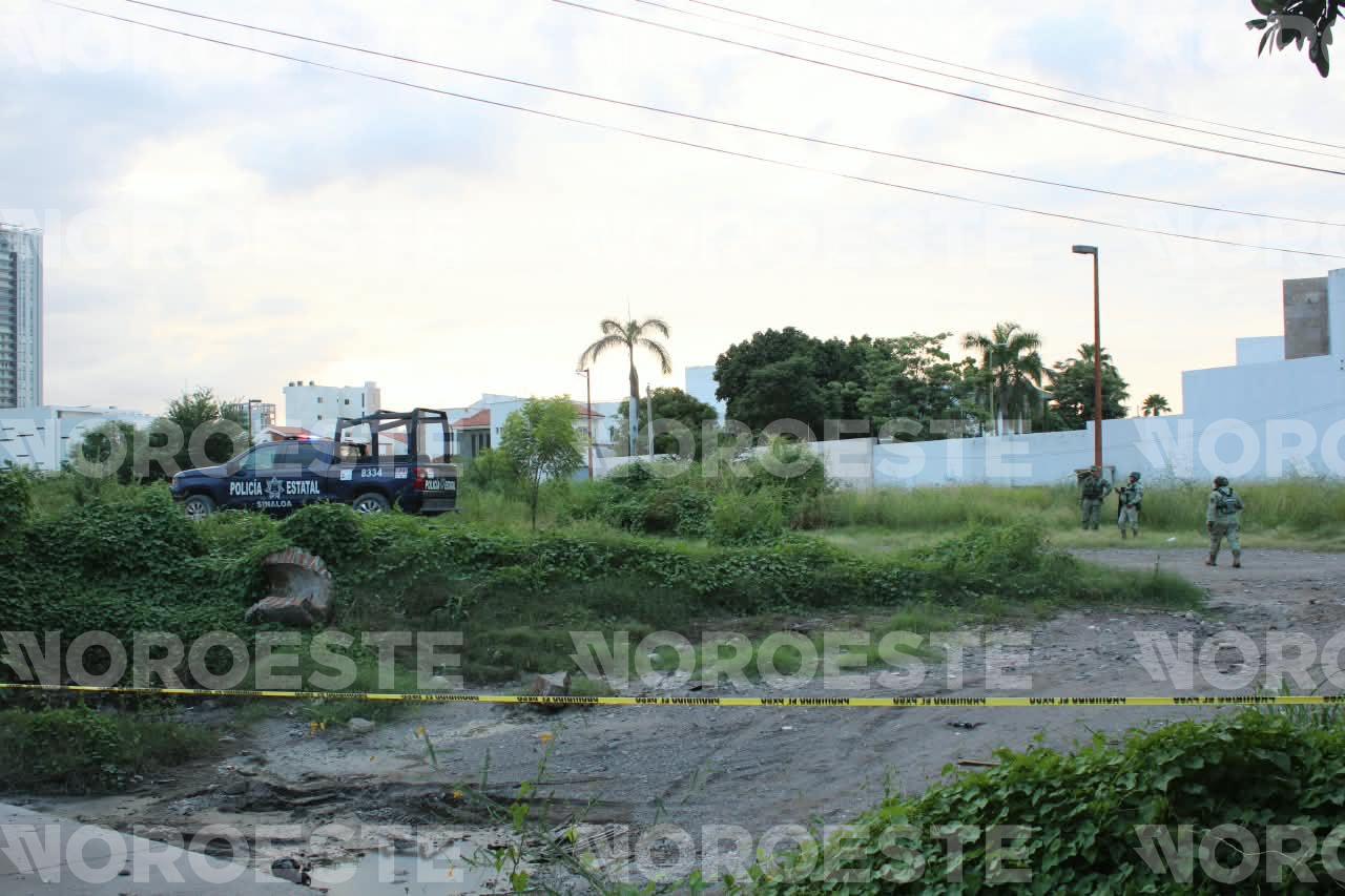 $!Encuentran a una persona sin vida envuelta en una cobija en Tierra Blanca, en Culiacán