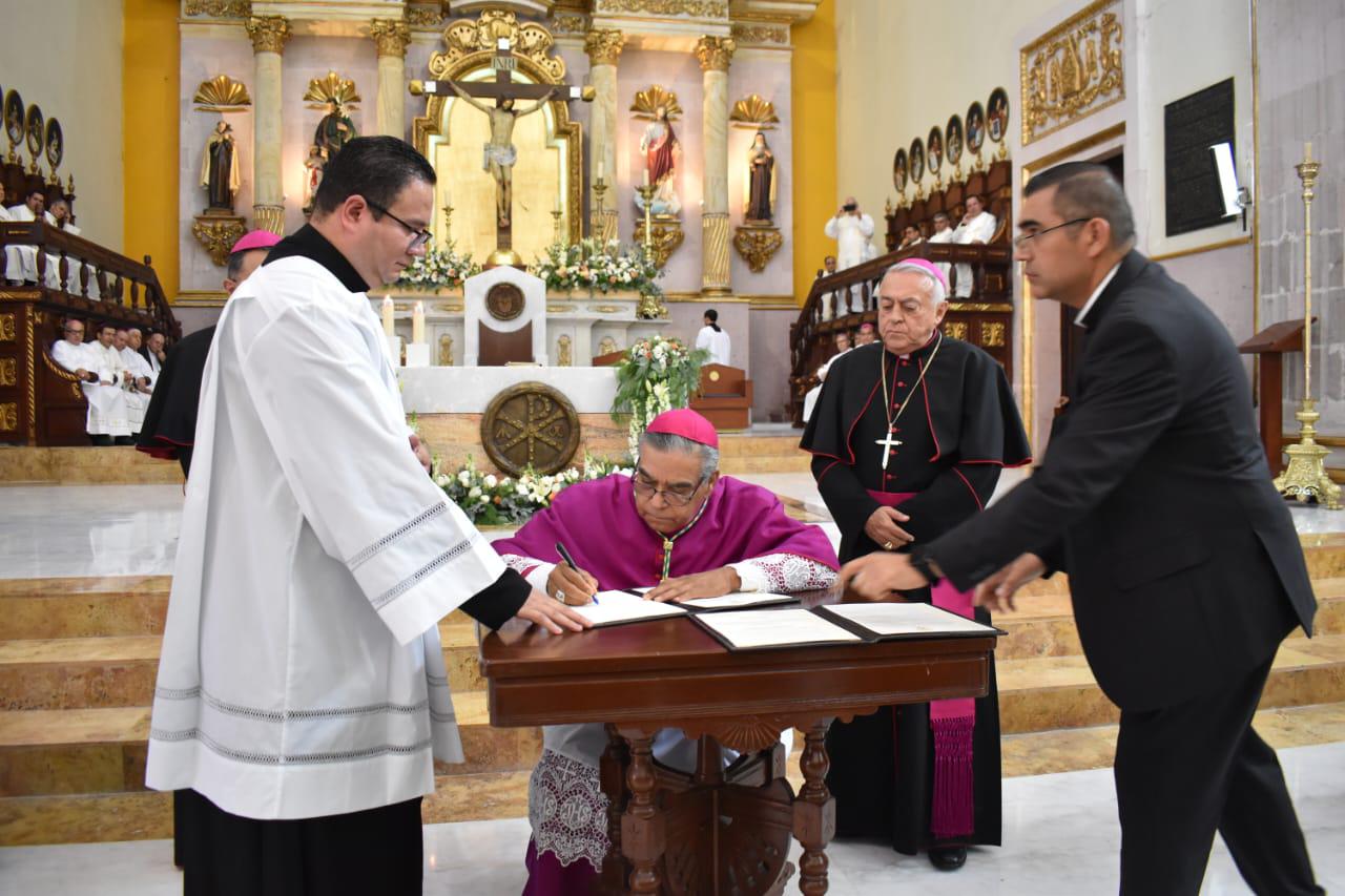 $!Monseñor Jesús José Herrera asume como nuevo Obispo de Culiacán