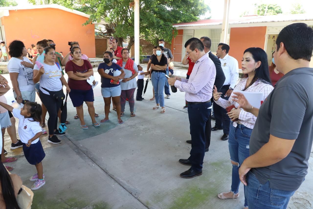 $!Cierran por una hora la Avenida Gabriel Leyva en Mazatlán para exigir servicios en kínder