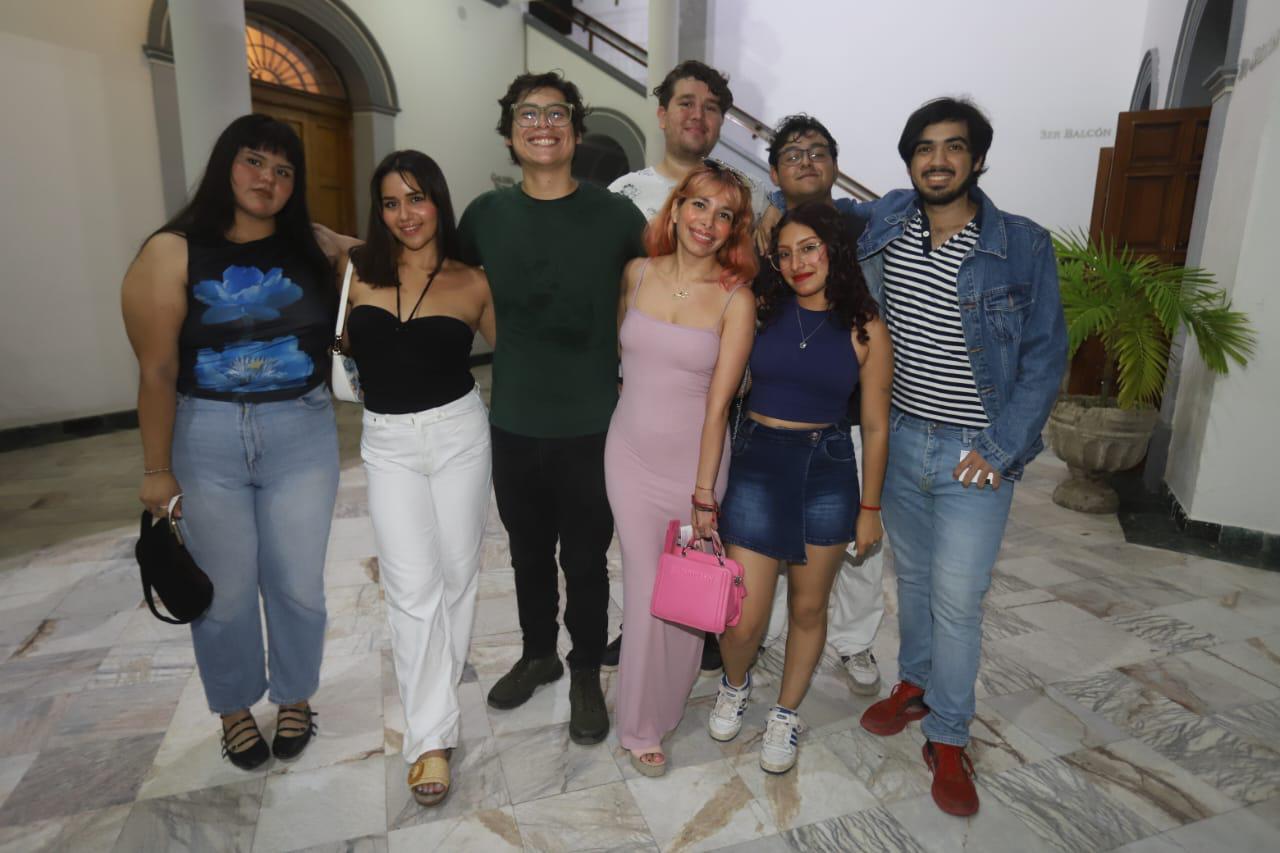 $!Michelle Moreno, Fernanda Simental, José Luna, Emmanuel García, Silvia Flores, Ángel Inzunza, Helena Gorian y Alonso Caro.