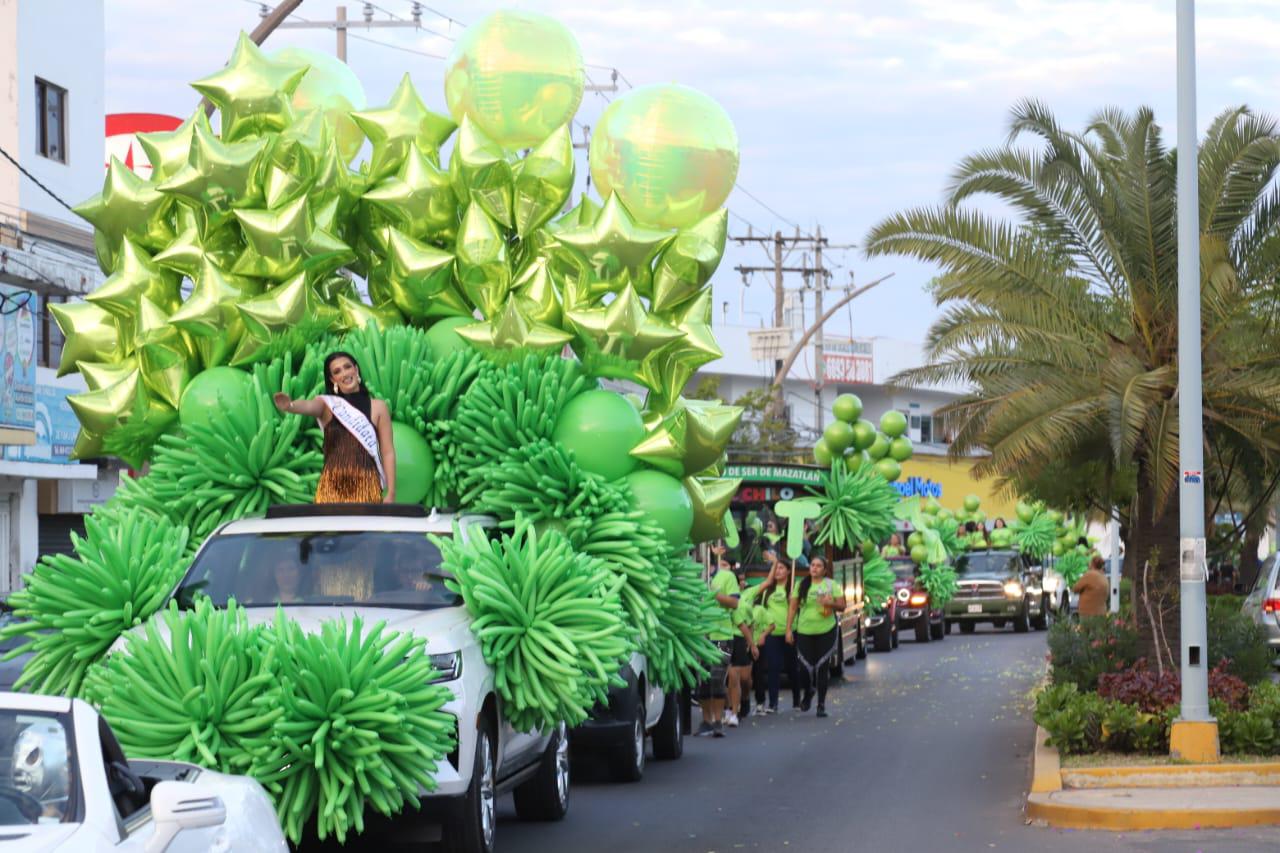 $!‘Arriba la Tambora’ llenó de fiesta y tradición las calles de Mazatlán