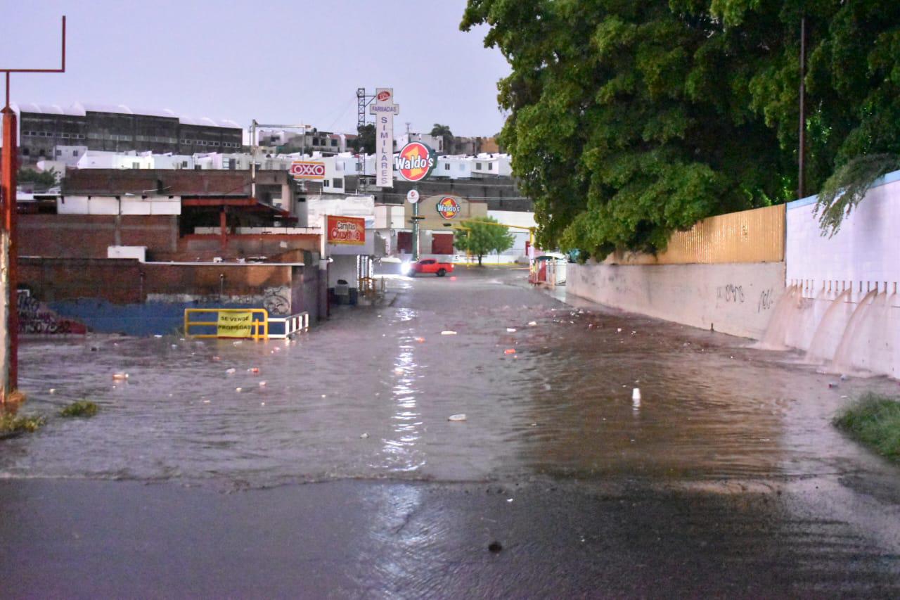 $!Intensa lluvia sorprende a Culiacán; llaman a estar alertas por ‘Hilary’