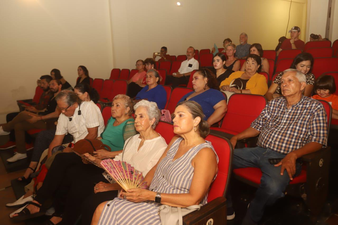 $!El público estuvo atento a lo expresado por la artista.