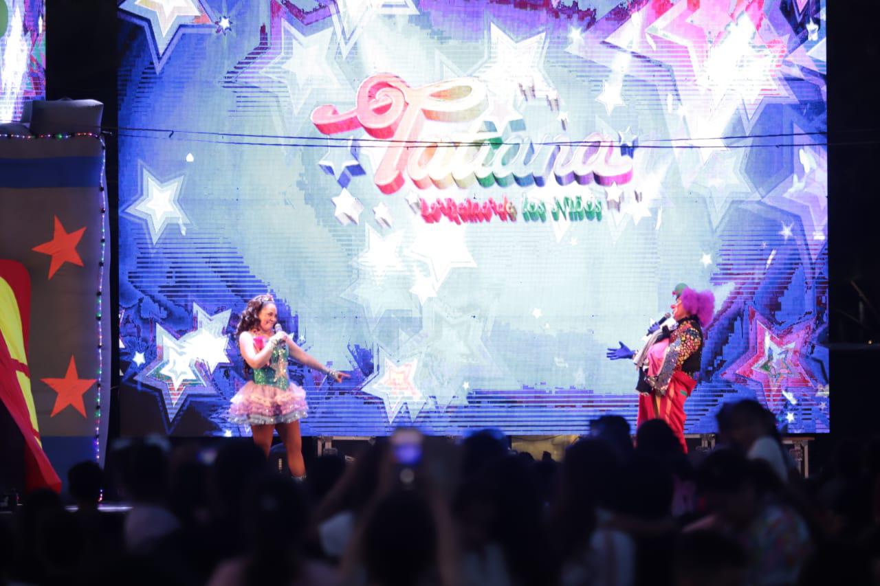 $!Tatiana llena de magia y música el Parque Central en festejo del Día del Niño