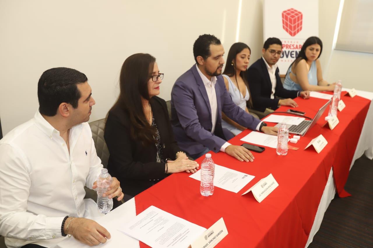 $!Rinde protesta el nuevo Consejo de Empresarios Jóvenes Mazatlán