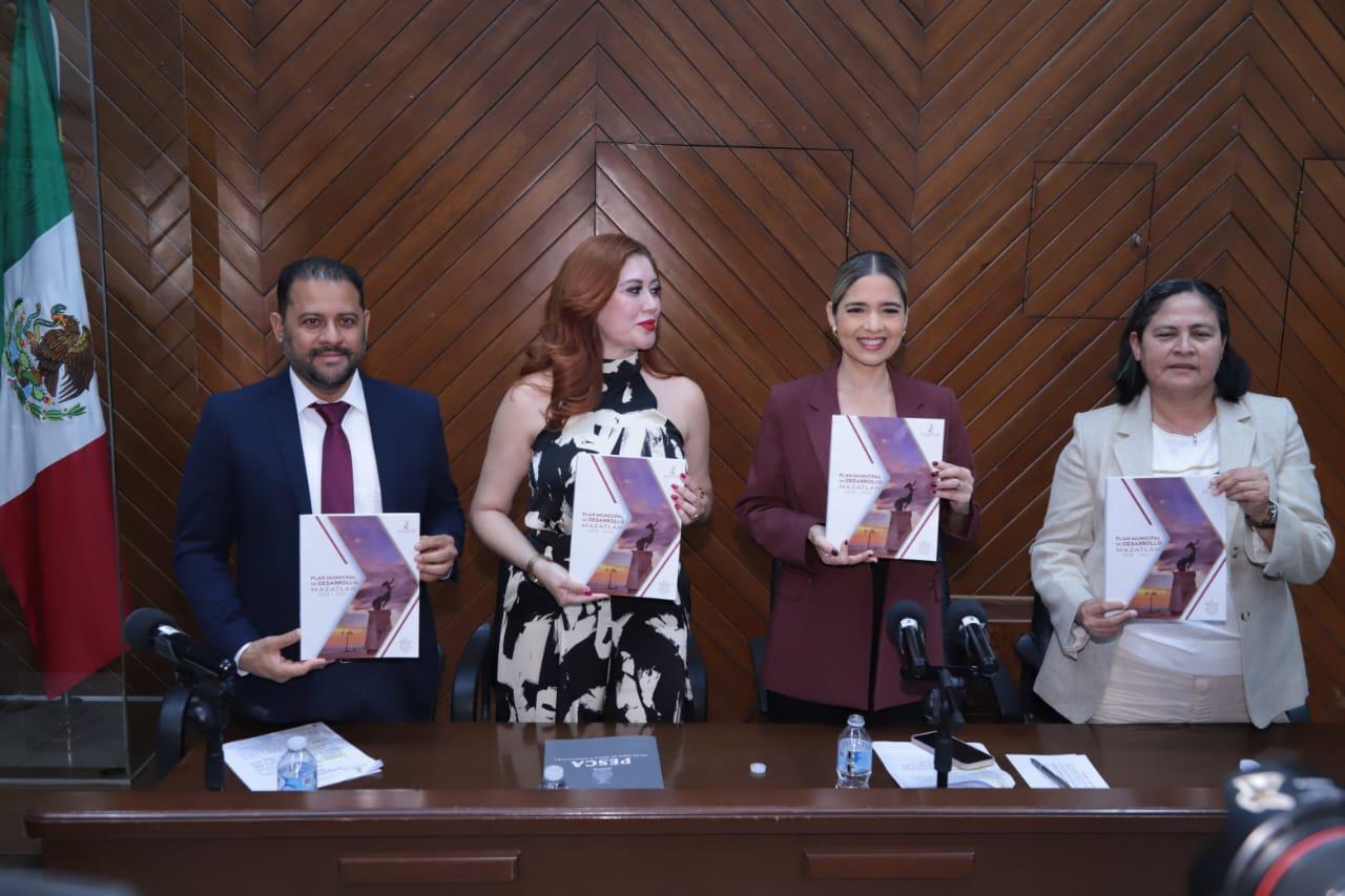 $!Presenta Alcaldesa de Mazatlán el Plan Municipal de Desarrollo 2024-2027