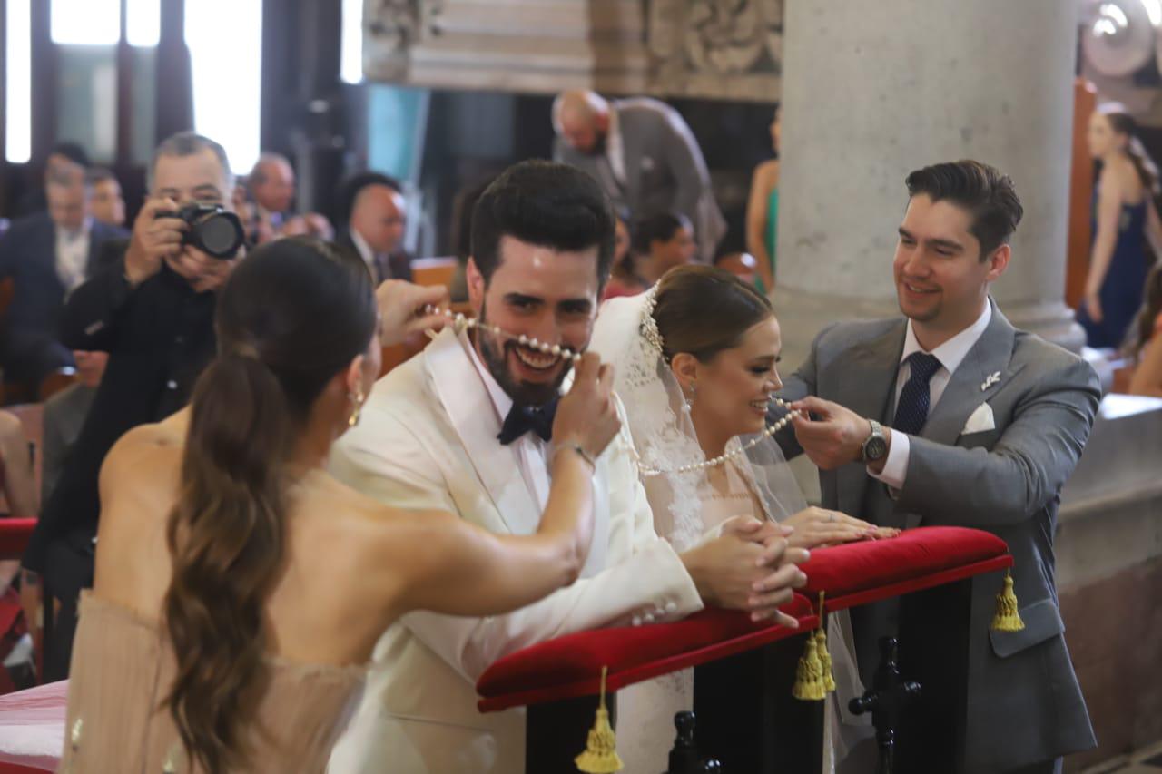 $!Ana Sofía Ley y Quirino Ordaz Fuentes se dan el sí ante el altar