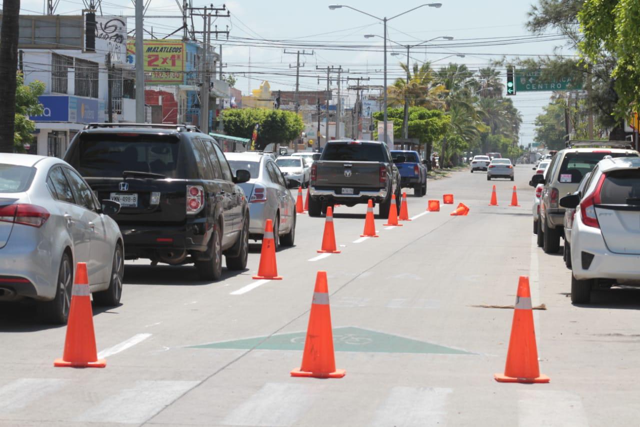 $!En Mazatlán se congestiona la Gutiérrez Nájera por cierre de carril