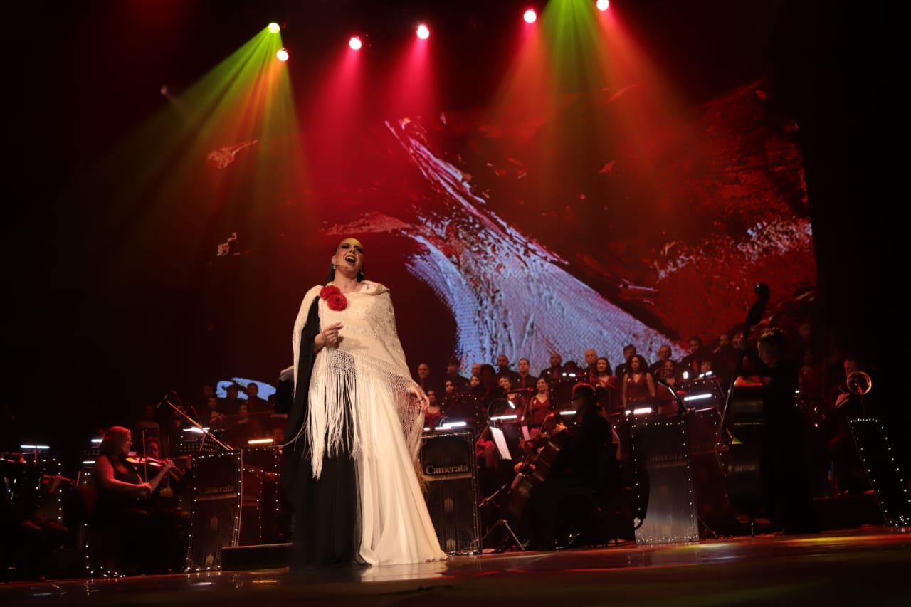 $!La mezzosoprano Sarah Holcombe al momento de interpretar Granada.