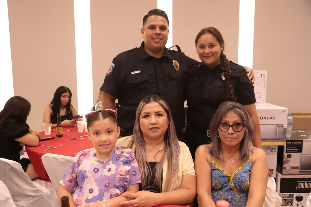 $!Víctor Páez, Laura Pulido, Jazmín Noriega, Brenda Garzón y Ana María Meraz.