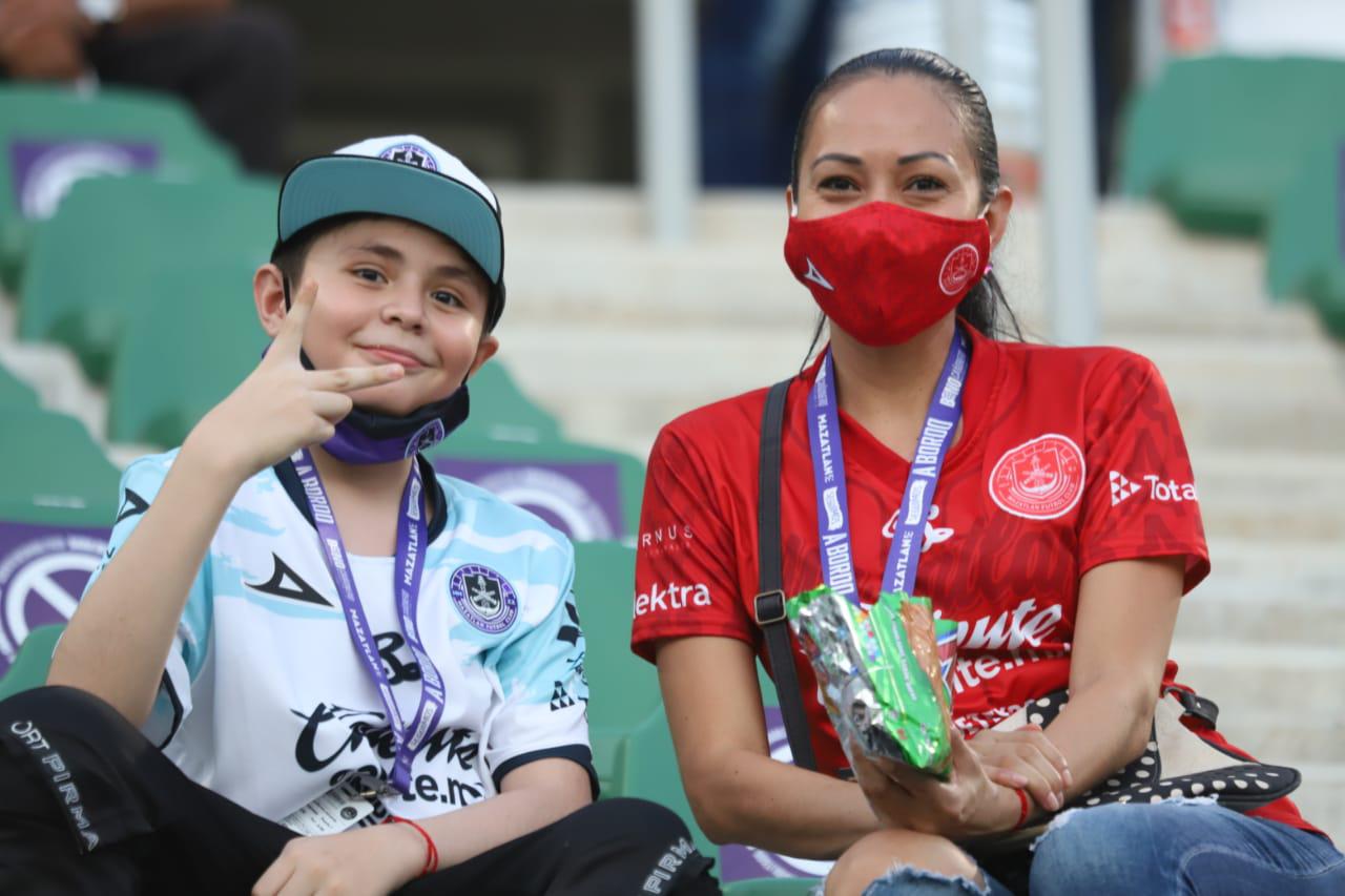 $!Ian Ramírez y Claudia López.