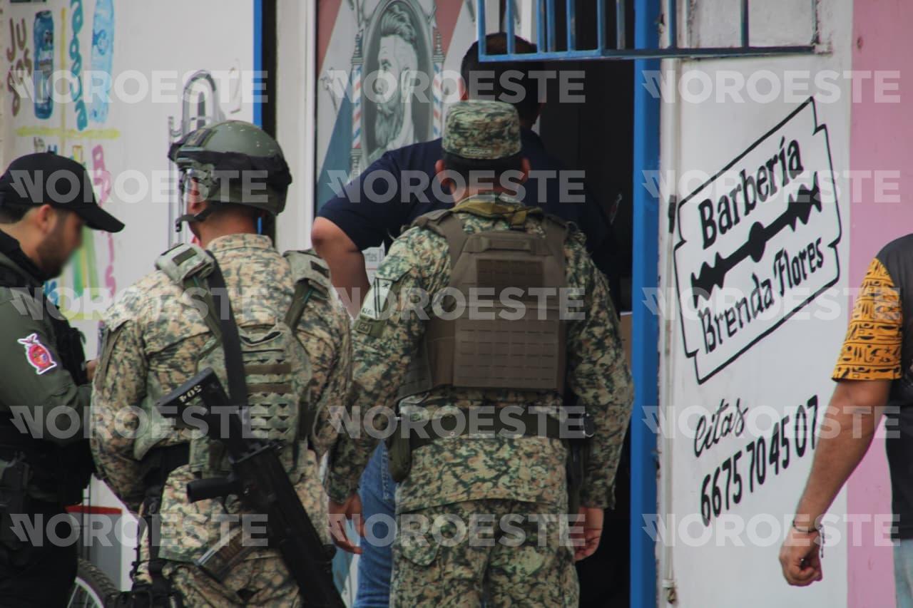 $!Matan a tiros a una mujer en una barbería de la colonia Esthela Ortiz, en Culiacán
