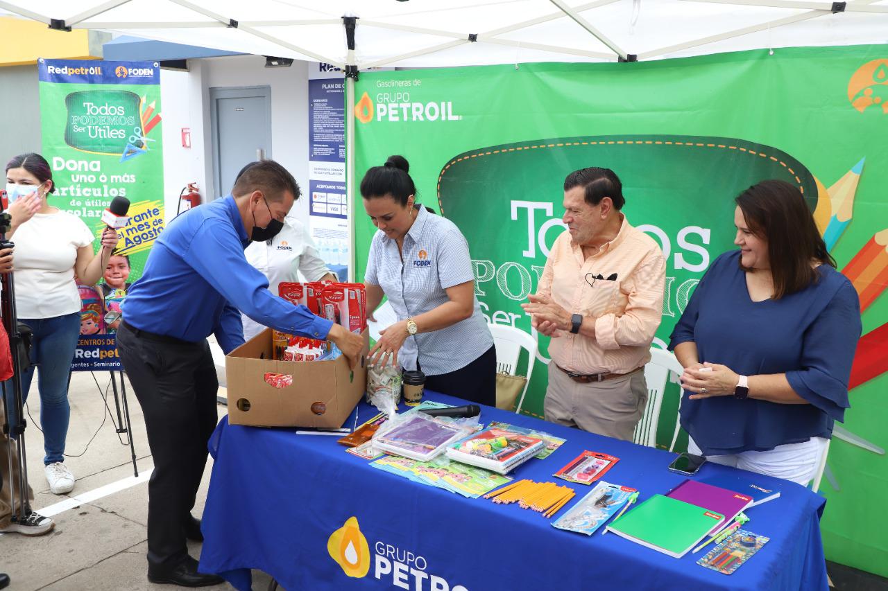 $!Red Petroil inicia en Mazatlán colecta de útiles escolares