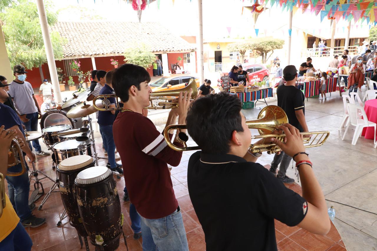 $!Con tamales, ceviches y dulces típicos, El Habal realiza su primer Mercado Dominical del año