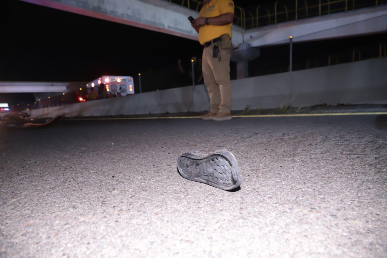 $!Mueren dos hombres tras ser arrollados en moto en el entronque al Aeropuerto de Mazatlán