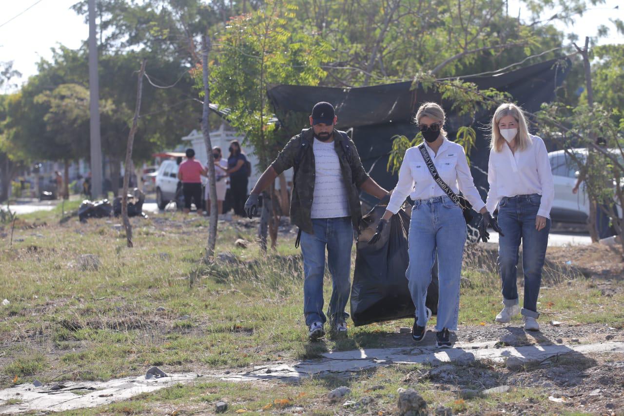 $!Realizan Jornada de Limpieza y Arborización en Avenida Santa Mónica, del Fraccionamiento Santa Fe