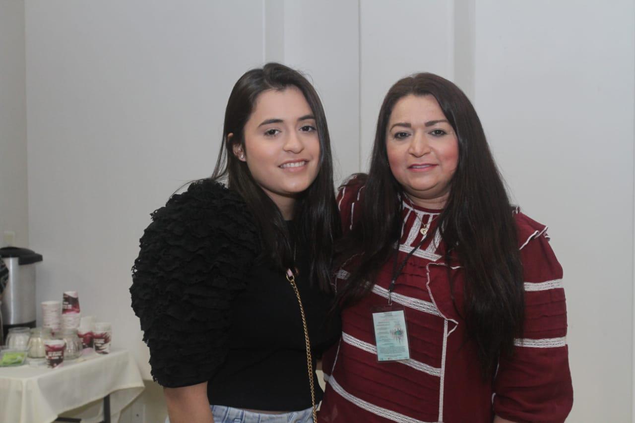 $!Krissel García y Karina Castillo.