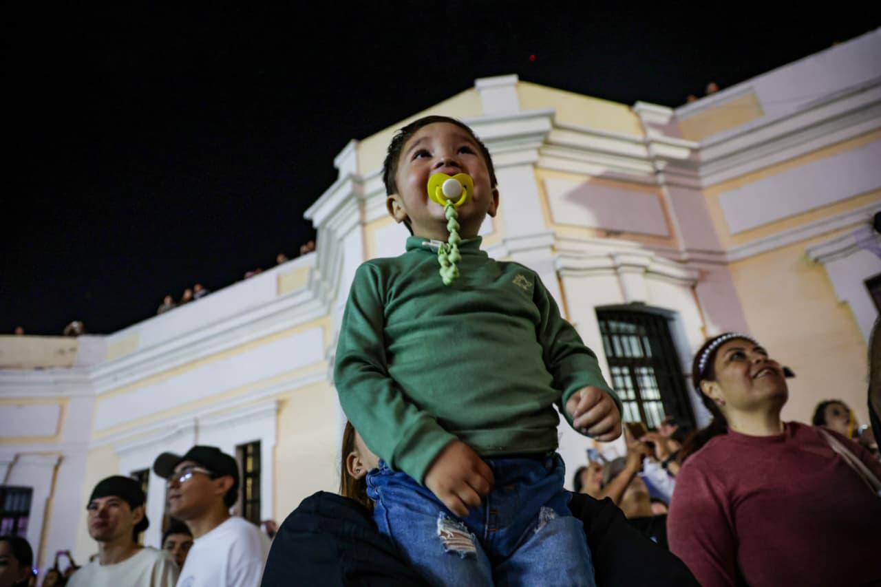 $!Disfrutan miles del Combate Naval del Carnaval a ritmo de música de banda