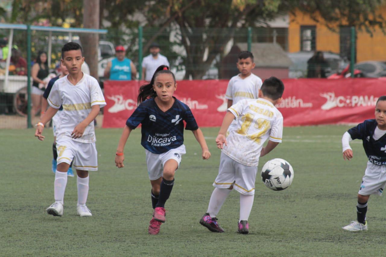 $!Academia O de Nuevo León arranca con pie derecho en la Copa Mazatlán de Futbol 7