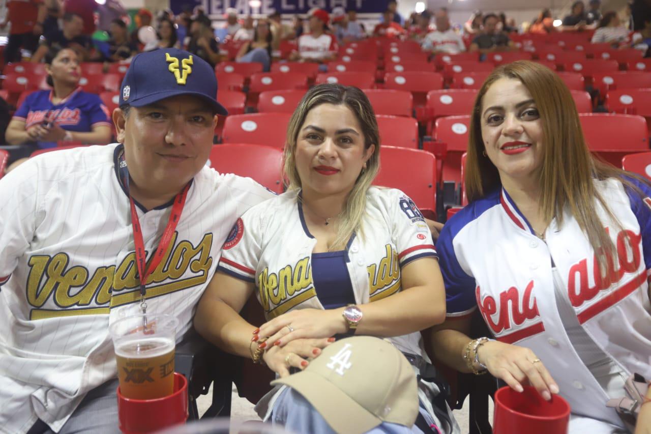 $!Daniel González, Ángela Hernández y Estrella Hernández.