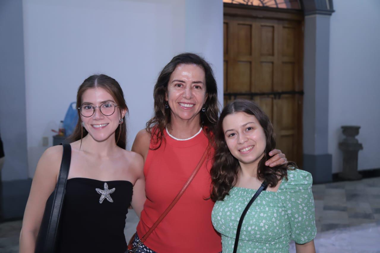 $!Carolina Llausás, Claudia Peniche y Alejandra Aceves.