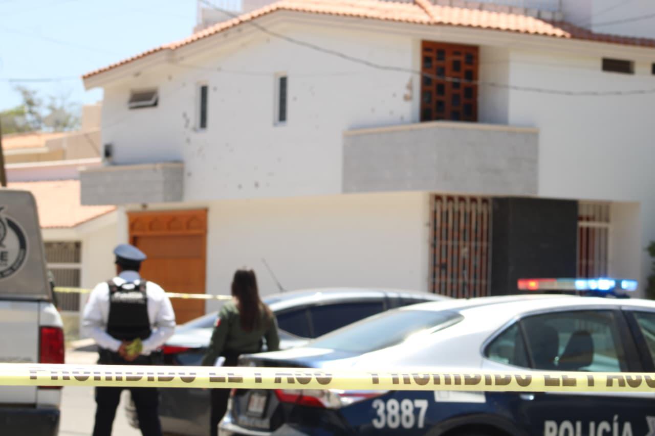 $!Balean casa propiedad de Rubén Rocha Moya en Las Quintas, en Culiacán