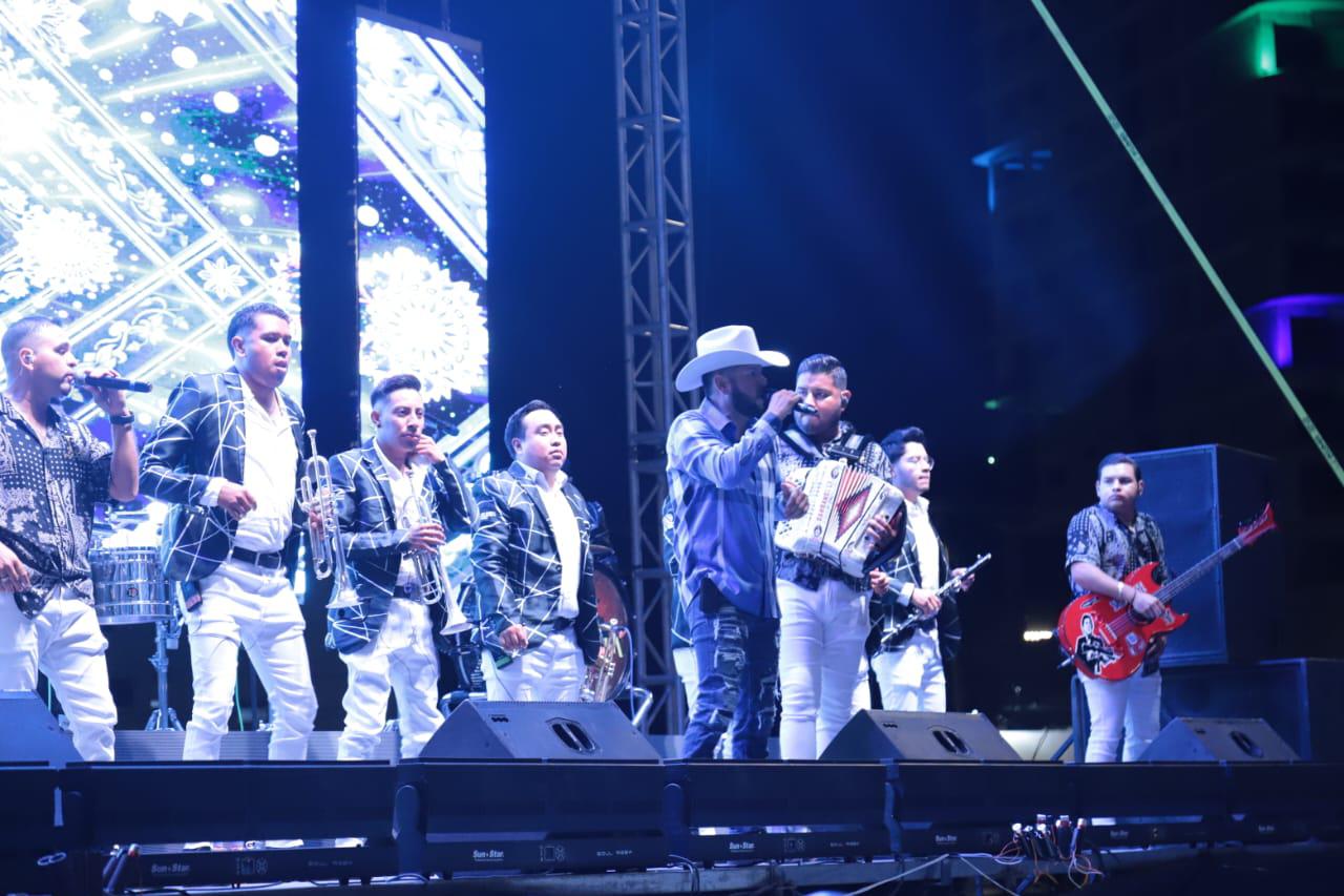 $!Madres de Mazatlán celebran su día con música, regalos y fiesta