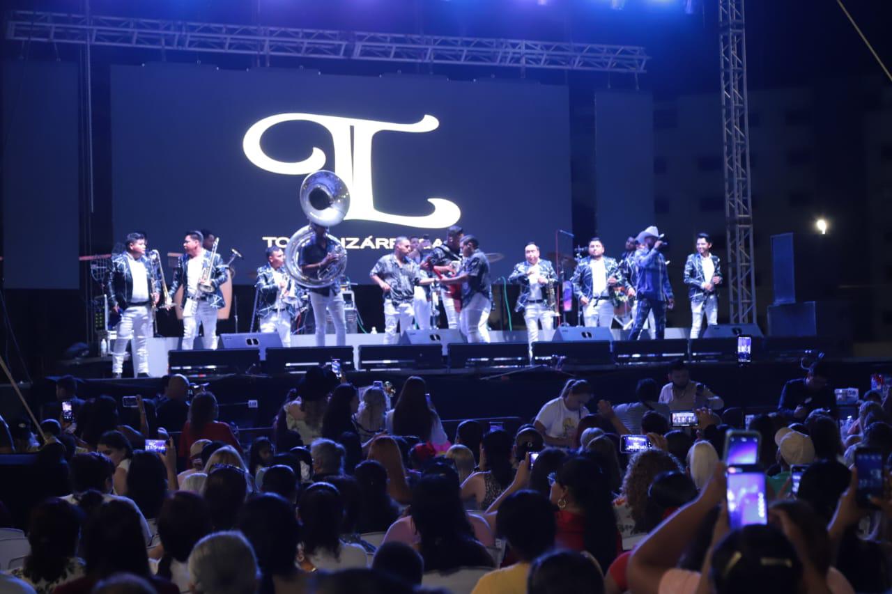 $!Madres de Mazatlán celebran su día con música, regalos y fiesta