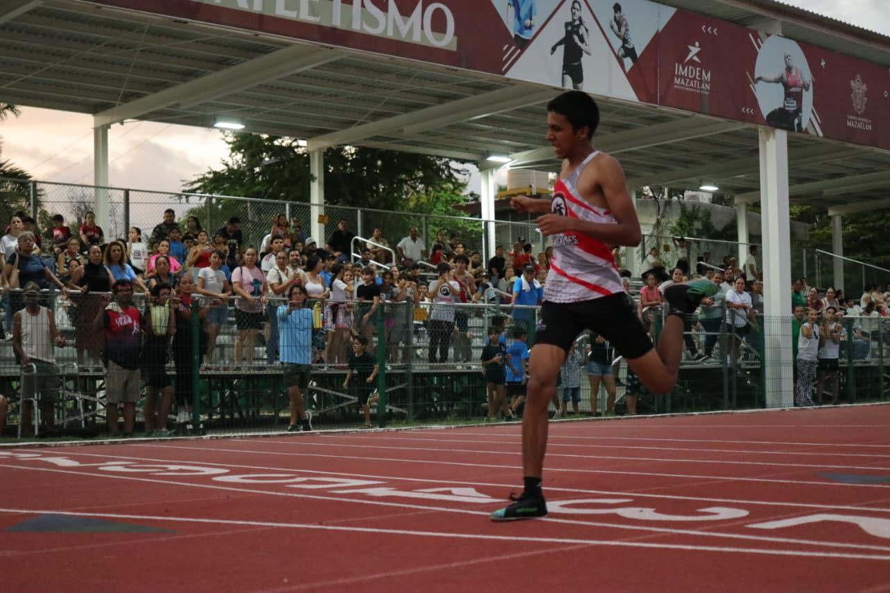 $!Fernanda Ramírez y Javier Labrador brillan en la final del Serial de Atletismo Imdem