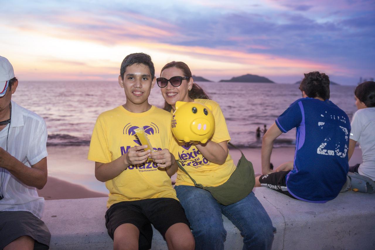 $!Carlos de León y Ely González.