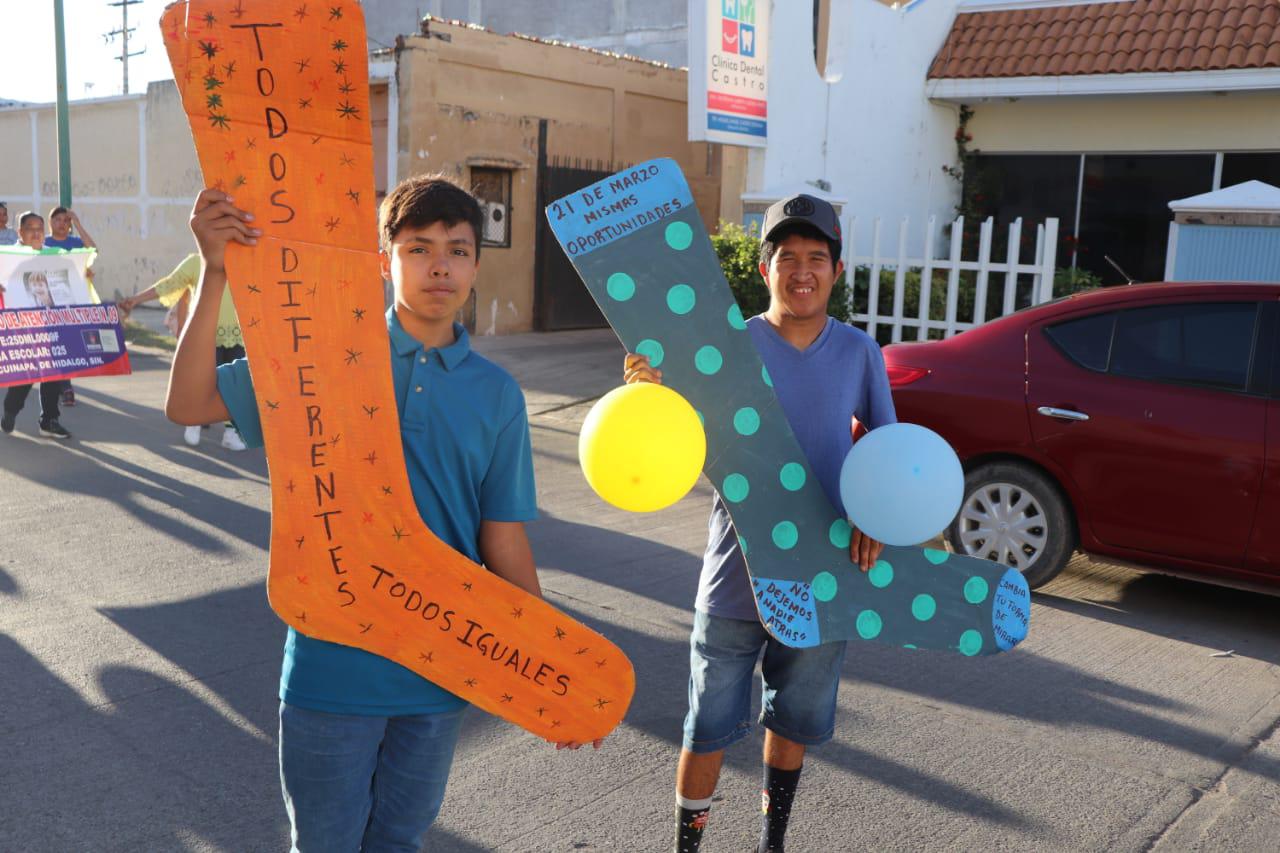 $!Marchan en Escuinapa en conmemoración del Día Mundial del Síndrome de Down