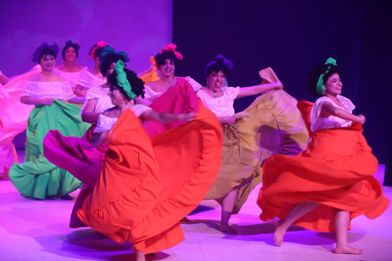 $!La primera parte del evento constó de la Intervención Musical y Ritmos Internacionales.