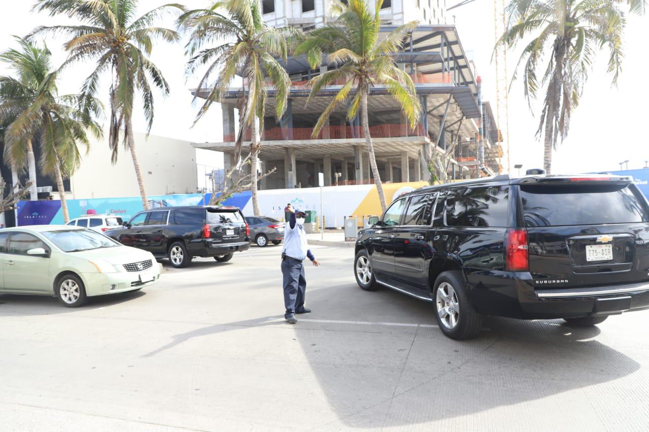 $!AMLO se traslada a la Presa Picachos para supervisar el distrito de riego