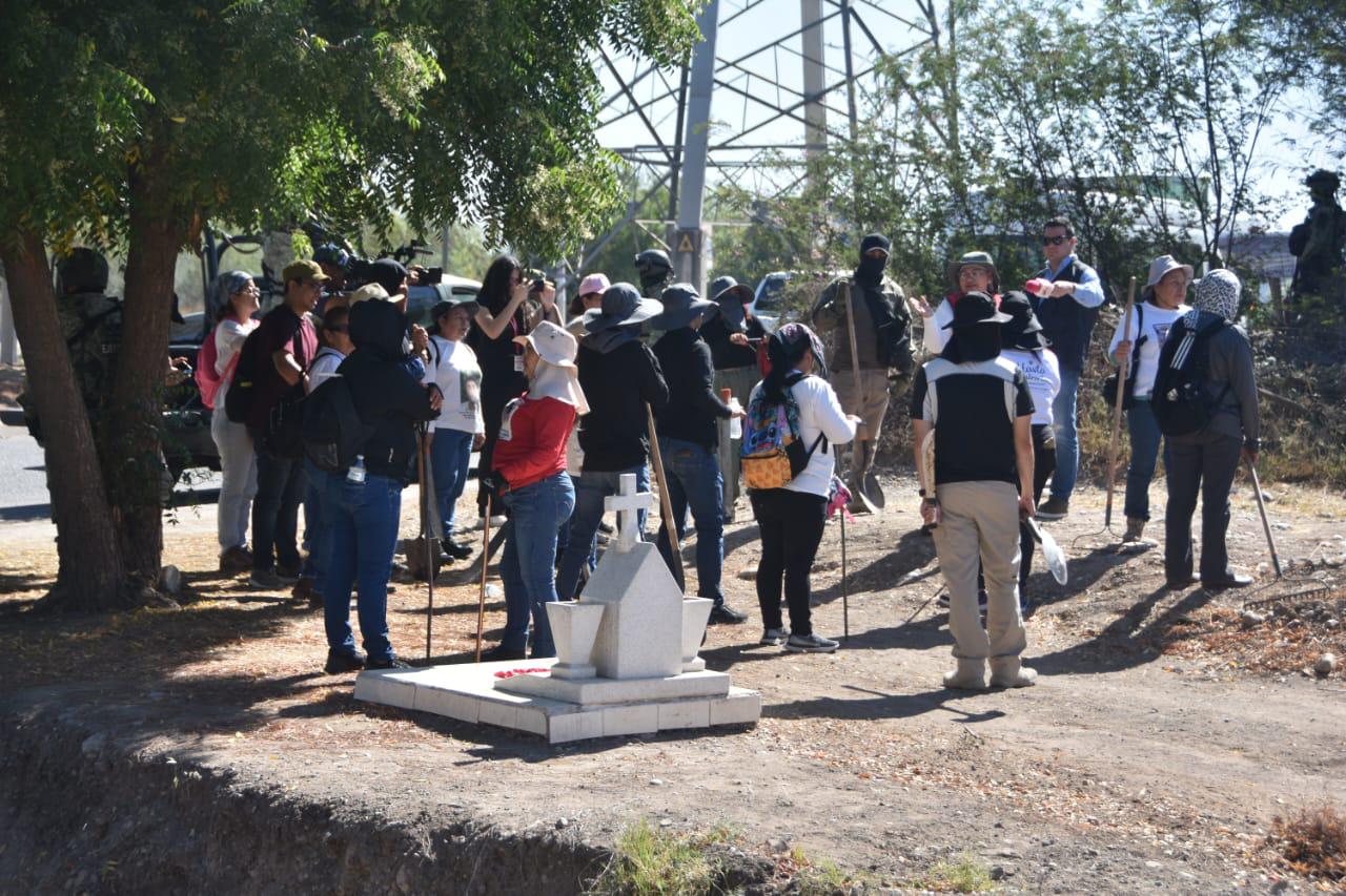 $!Se unen para visibilizar crisis de desaparecidos con jornada de búsqueda humanitaria en Culiacán