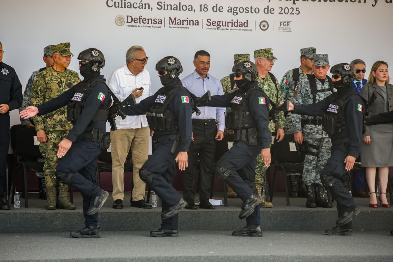 $!Sinaloa recibe de Gobierno federal 100 patrullas para la Policía Estatal